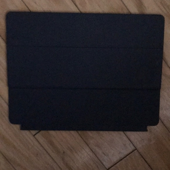 Apple IPad Pro 12.9 Inch Keyboard - Picture 2 of 2